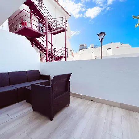 Modern And Funcional Loft In Parque Cattleya, La112 アパート アロナ